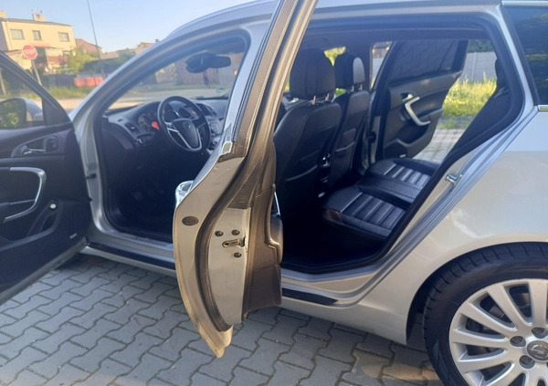 Opel Insignia cena 25000 przebieg: 196000, rok produkcji 2011 z Zawiercie małe 562